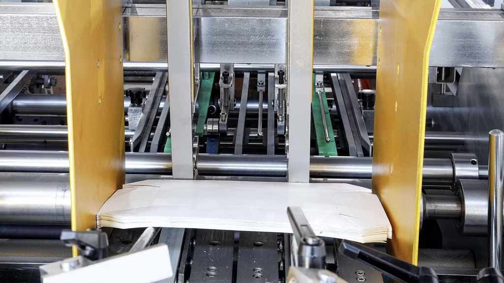 produzione-formatrice-4-angoli-migliore-srl-packaging-e-cartotecnica-modica-1024x576